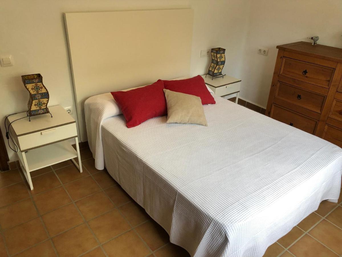Apartamentos Cala Isabel Саора Экстерьер фото
