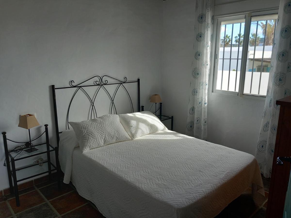 Apartamentos Cala Isabel Саора Экстерьер фото