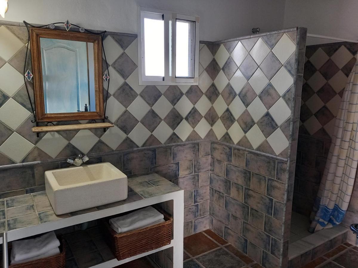 Apartamentos Cala Isabel Саора Экстерьер фото
